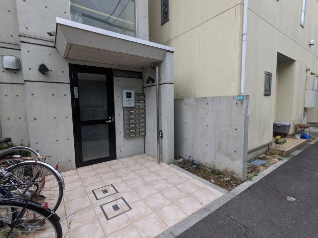 エントランス　弊社は都内全域の物件をご紹介可能です！
