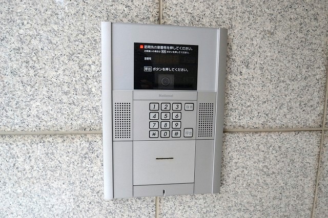 セキュリティ　☆オートロック付きで安心☆