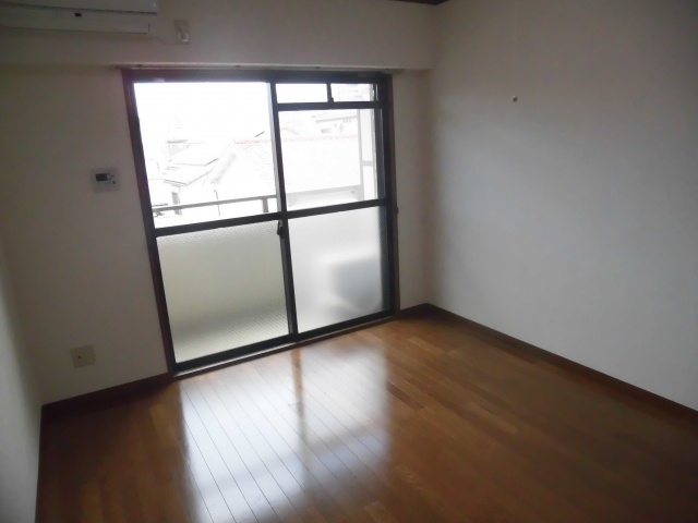 居室・リビング　エアコン付きで初期費用を抑えられます♪