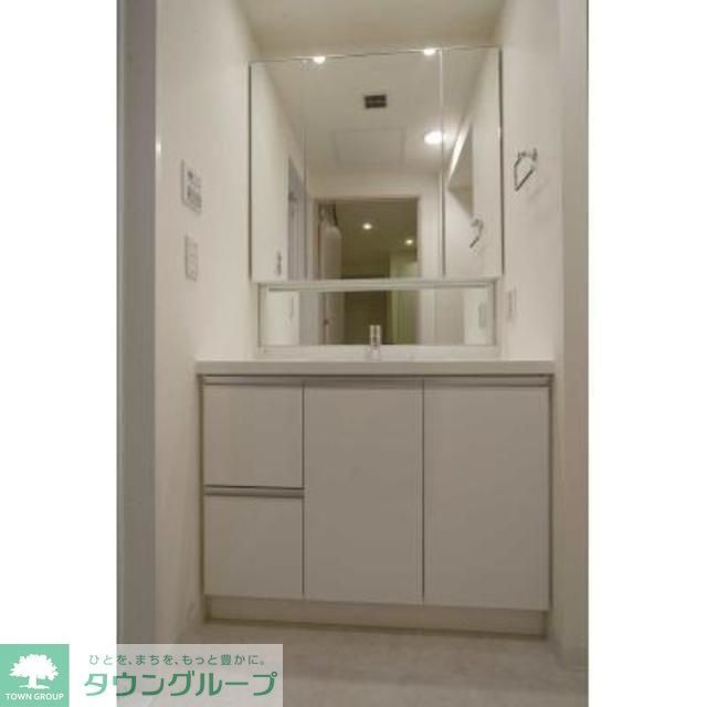 洗面設備　※写真は同タイプ住戸です。