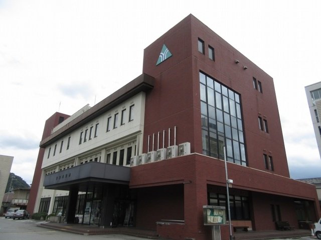 その他　養父市役所まで3400m
