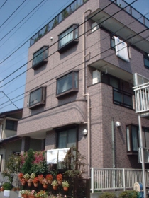 建物外観　安心の重量鉄骨造です