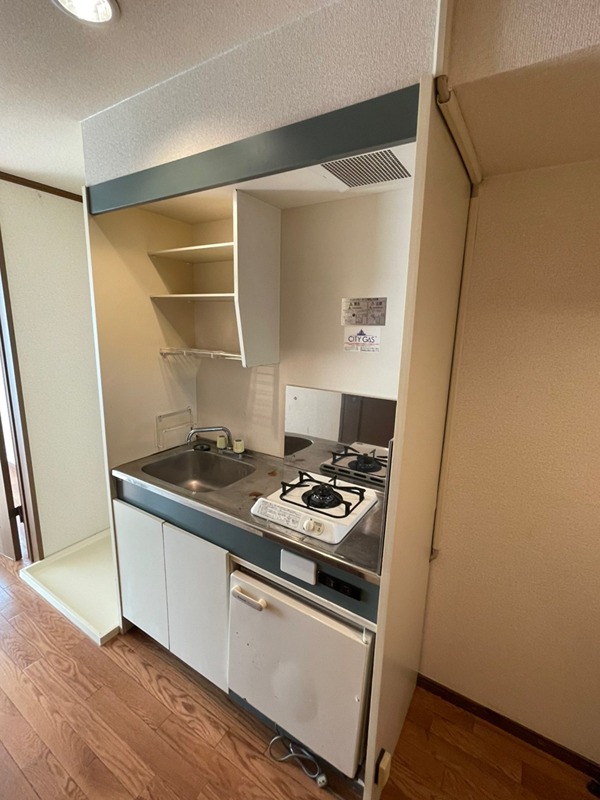 キッチン　他部屋反転写真参考