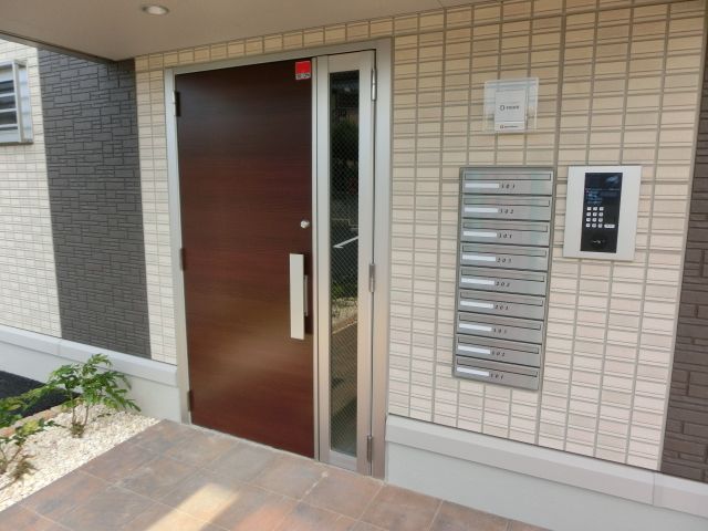 エントランス　エントランスはICカードキー対応です