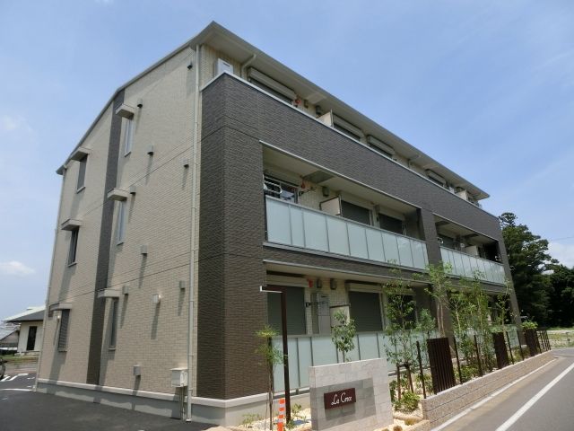 建物外観　緑豊かな住宅街に立地しています
