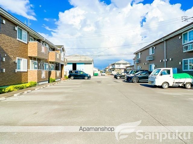 駐車場　駐車場