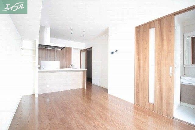 居室・リビング　※同タイプのお部屋の写真です