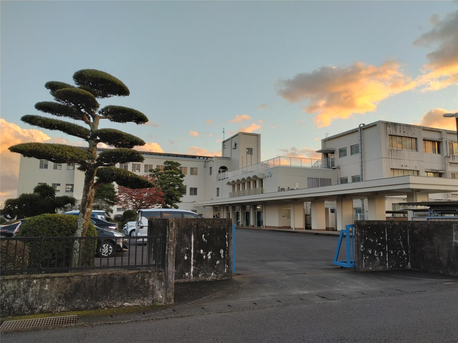 中学校　藤枝市立岡部中学校（中学校）まで3517m
