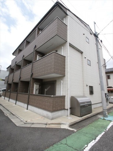建物外観　金町駅まで徒歩9分　敷金・ネット使用料不要