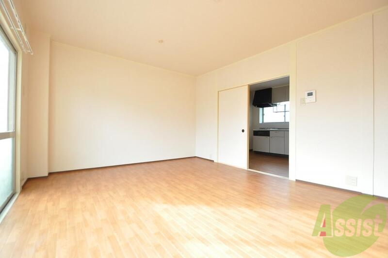 バス・シャワールーム　角部屋ならではの２面採光陽の当たる時間が長く冬でも暖かいです