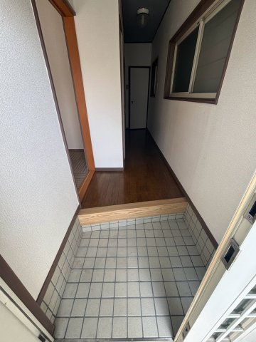 貸家 山科区西野山射庭ノ上町の玄関写真