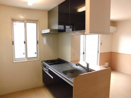 キッチン　※同タイプの別の部屋の写真です。