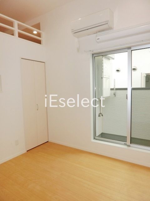 居室・リビング　インターネット無料のお部屋です。