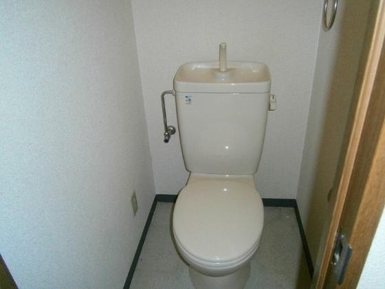 トイレ　コンパクトで使いやすいトイレです
