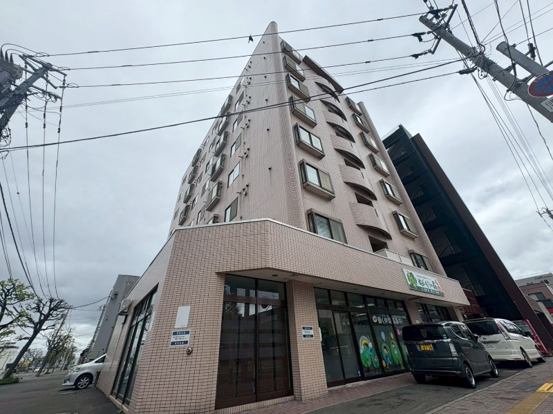 建物外観　札幌市中央区北２条「ＬＥＥ苗穂駅前ビル」