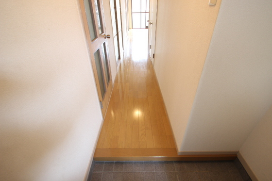 カルチェ中川2の玄関写真