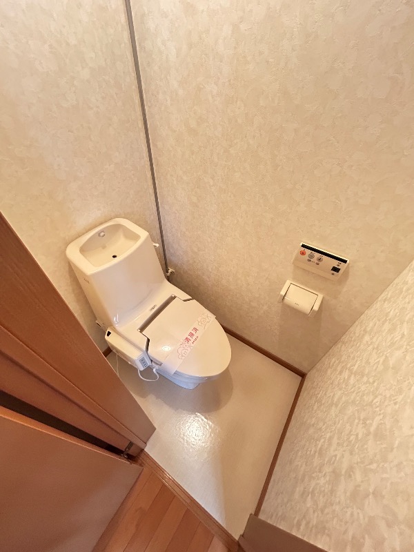 トイレ　トイレ