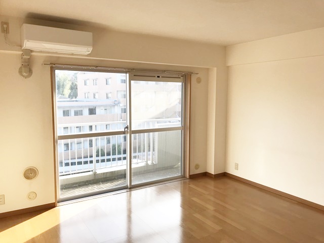 居室・リビング　開放感のあるゆったりとしたお部屋です♪
