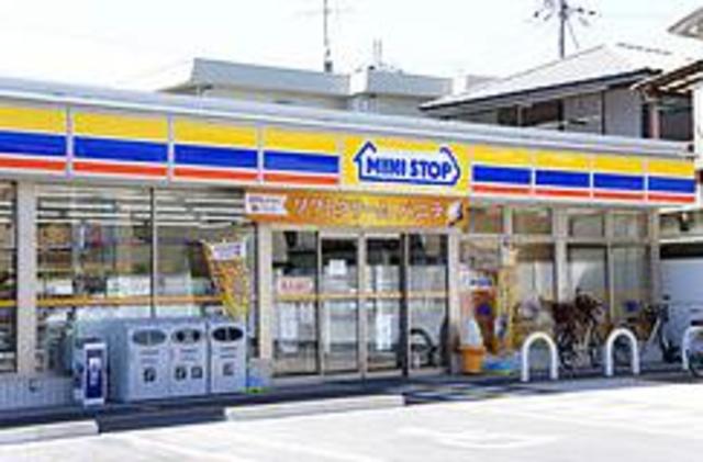 コンビニ　ミニストップ相模原上鶴間本町店（コンビニ）まで494m