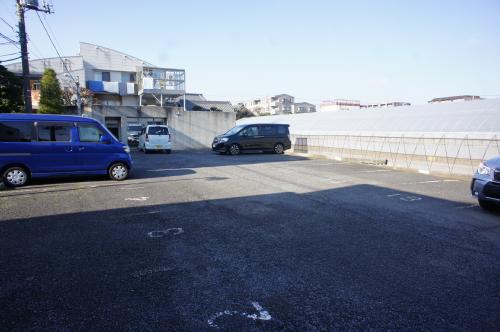 駐車場　敷地内に駐車場もあります。