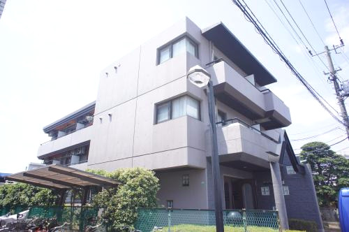 建物外観　落ち着いた雰囲気の外観です