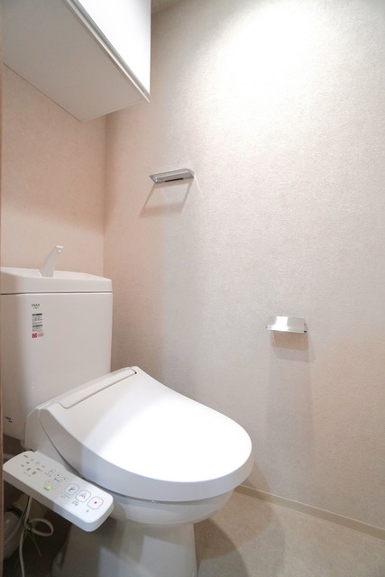 トイレ　※写真は同タイプ住戸です。