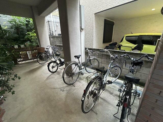 駐車場　駐輪場