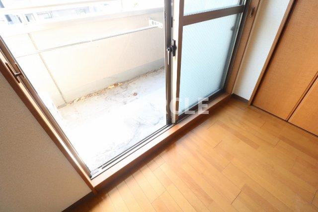 バルコニー　バルコニーからの眺めを楽しみながら食事をしませんか