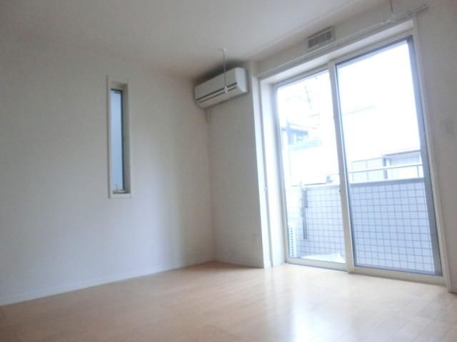 居室・リビング　★新築できれいなお部屋です★