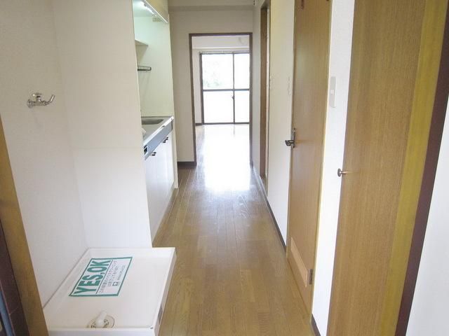洗面設備　★玄関横の室内洗濯機置場★