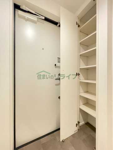ラクラス三軒茶屋の玄関写真