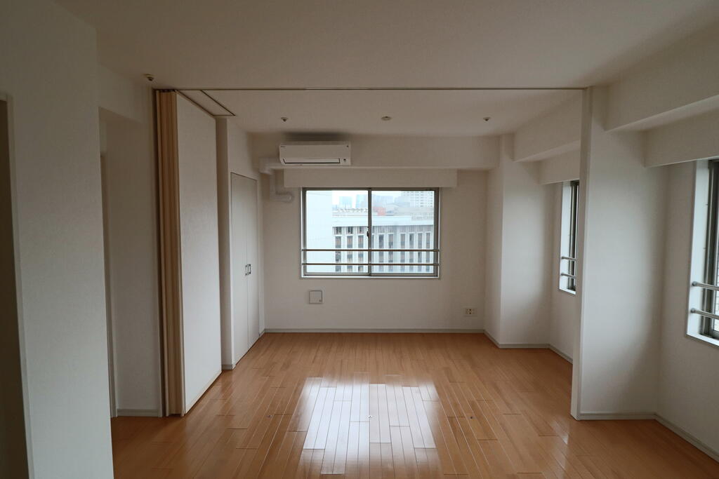 ARIA SERENA SHIROKANEの居間写真