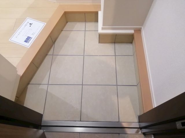 HiroレジデンスMの玄関写真
