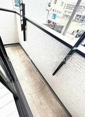 バルコニー　陽当たり良好なバルコニーです