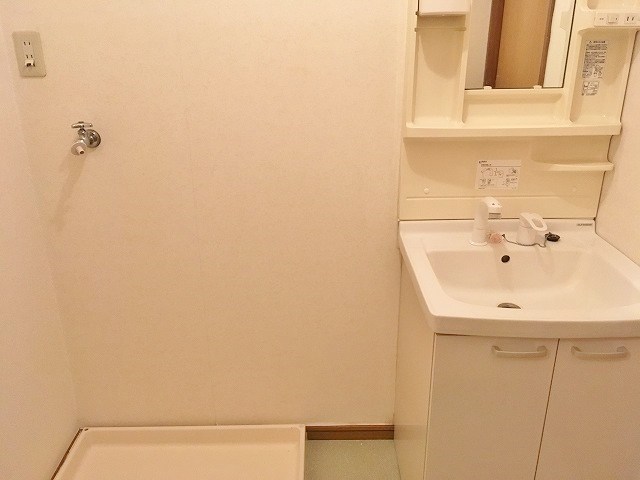 サープラスよこせきの内装写真