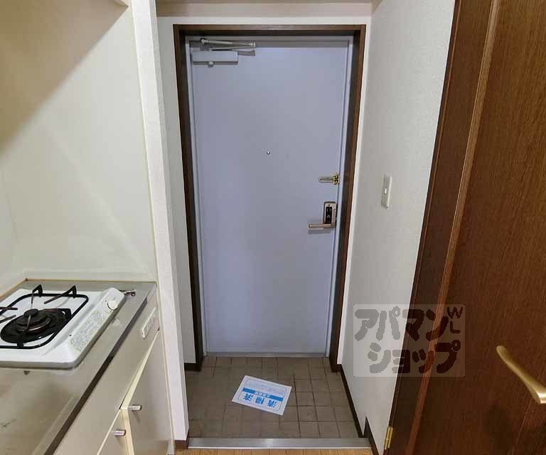 グレイス西京極の玄関写真