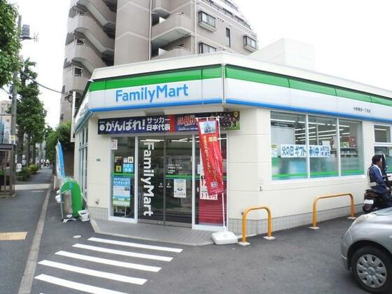 コンビニ　ファミリーマート中野鷺宮一丁目店（コンビニ）まで200m