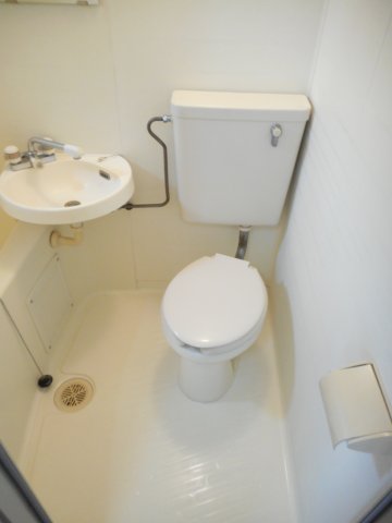 ＪＲ高崎線 熊谷駅 徒歩24分 2階建 築35年のトイレ写真