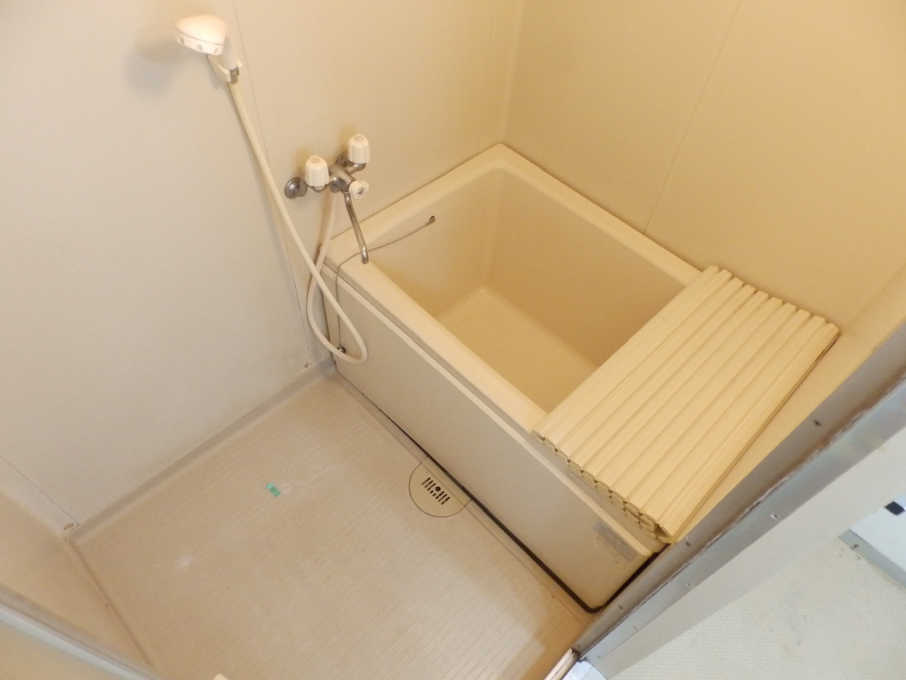 バス・シャワールーム　まだまだ綺麗です