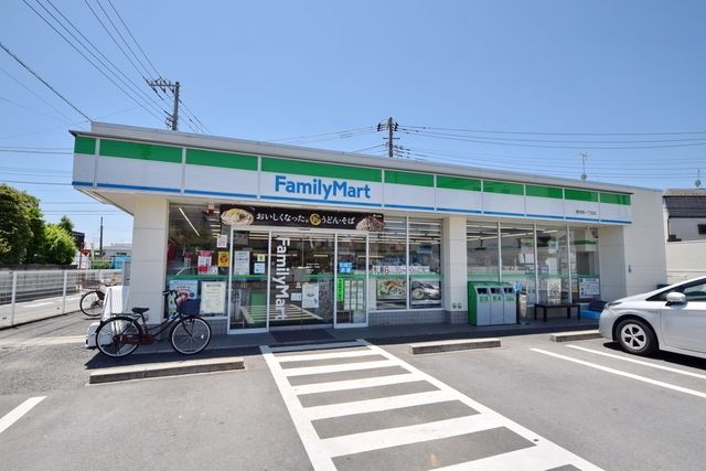 コンビニ　ファミリーマート駒井町一丁目店（コンビニ）まで686m