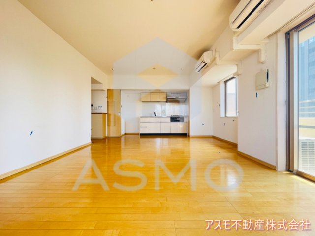 居室・リビング　同マンション別部屋参考写真