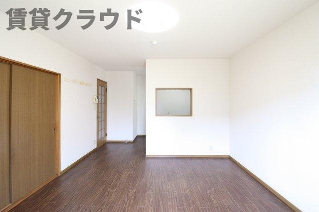 コンフォールAの居間写真