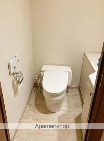 ＪＲ総武線 四ツ谷駅 徒歩4分 5階建 築26年のトイレ写真