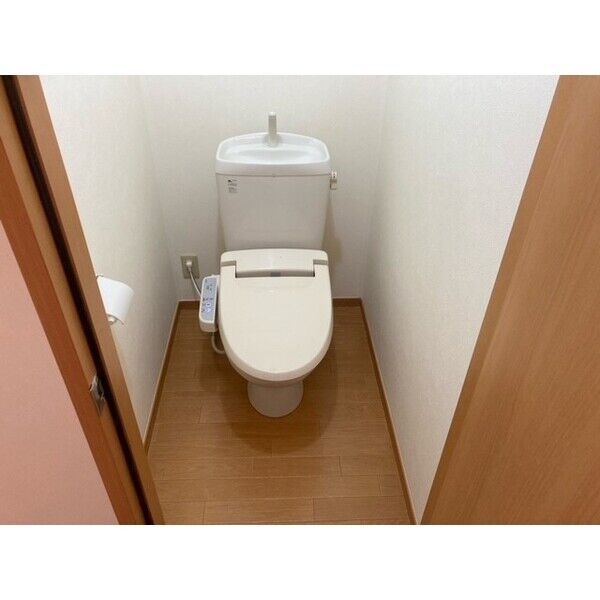 ヴィルヌーブ・パルB棟のトイレ写真
