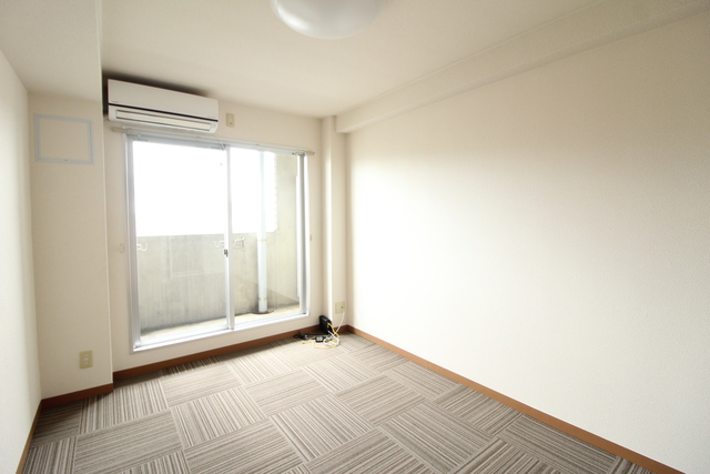 居室・リビング　※同タイプ別部屋になります。