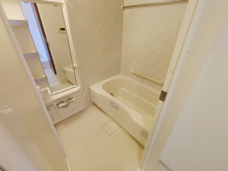 バス・シャワールーム　※別部屋写真