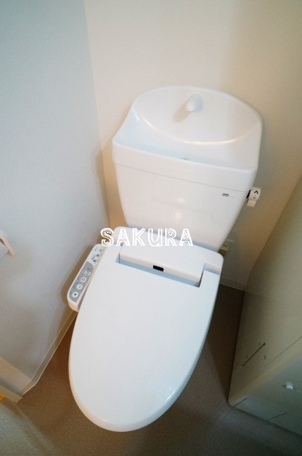 トイレ　落ち着いた色調のトイレです♪