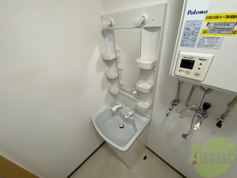 洗面設備　こちらに洗面台があります。朝の洗顔はこちらで。