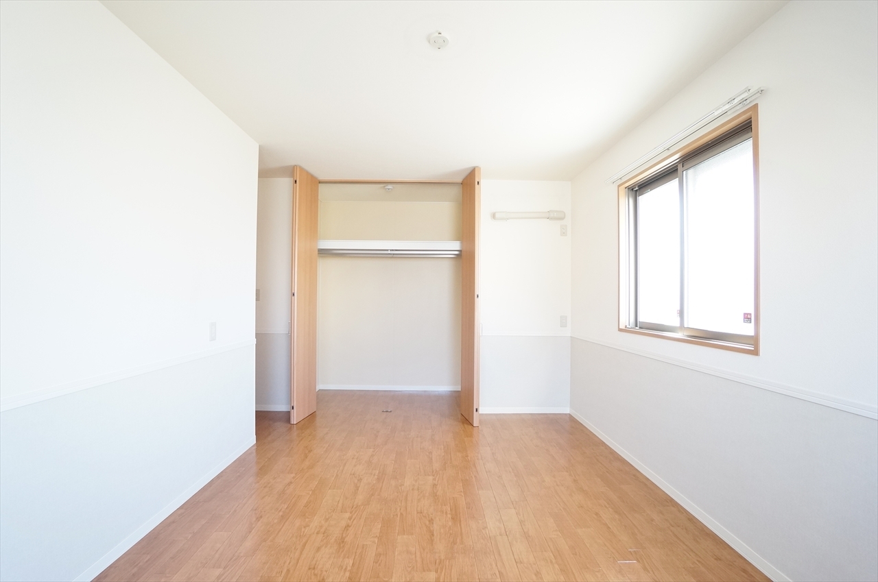 収納　居室８．６帖のクロゼット収納