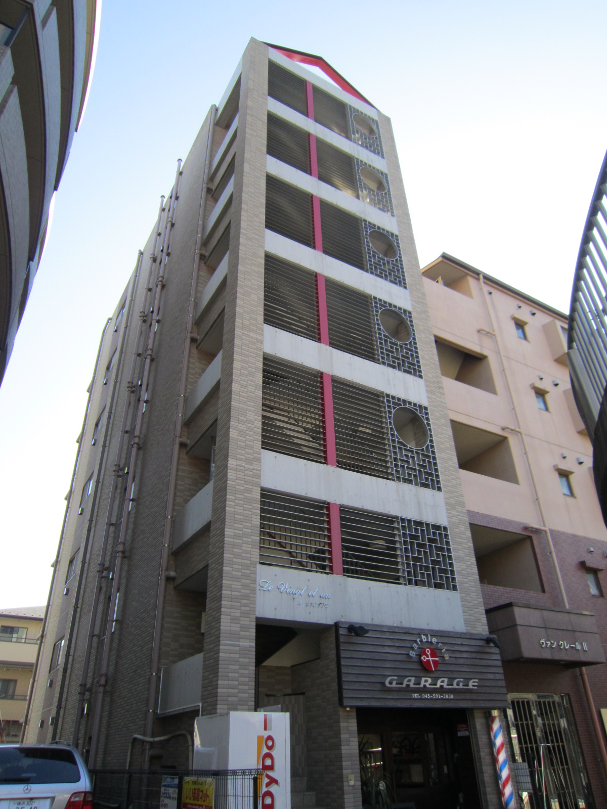 建物外観　駅前ですが、地下鉄なので音がきになりません！